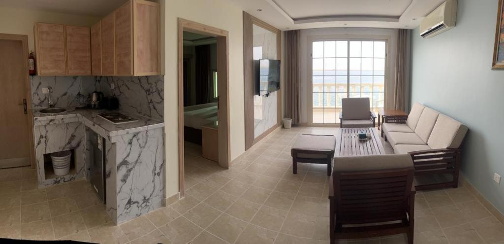 Al Ahmadi Plaza Resort Iambo Exterior foto