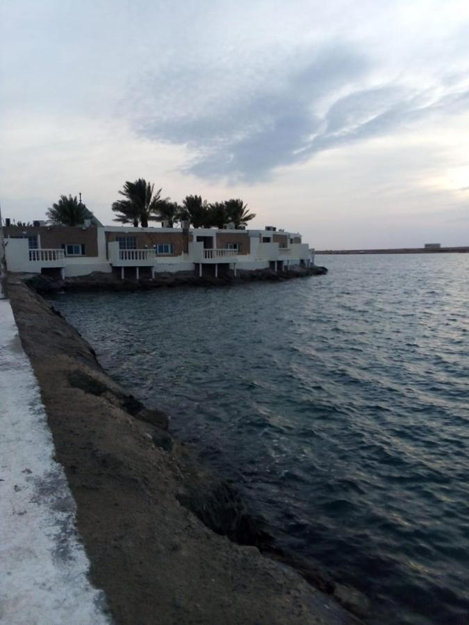 Al Ahmadi Plaza Resort Iambo Exterior foto