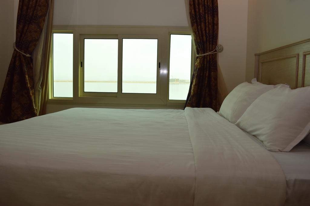 Al Ahmadi Plaza Resort Iambo Exterior foto