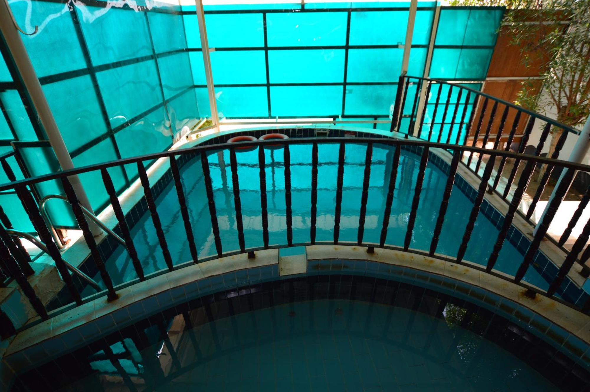 Al Ahmadi Plaza Resort Iambo Exterior foto