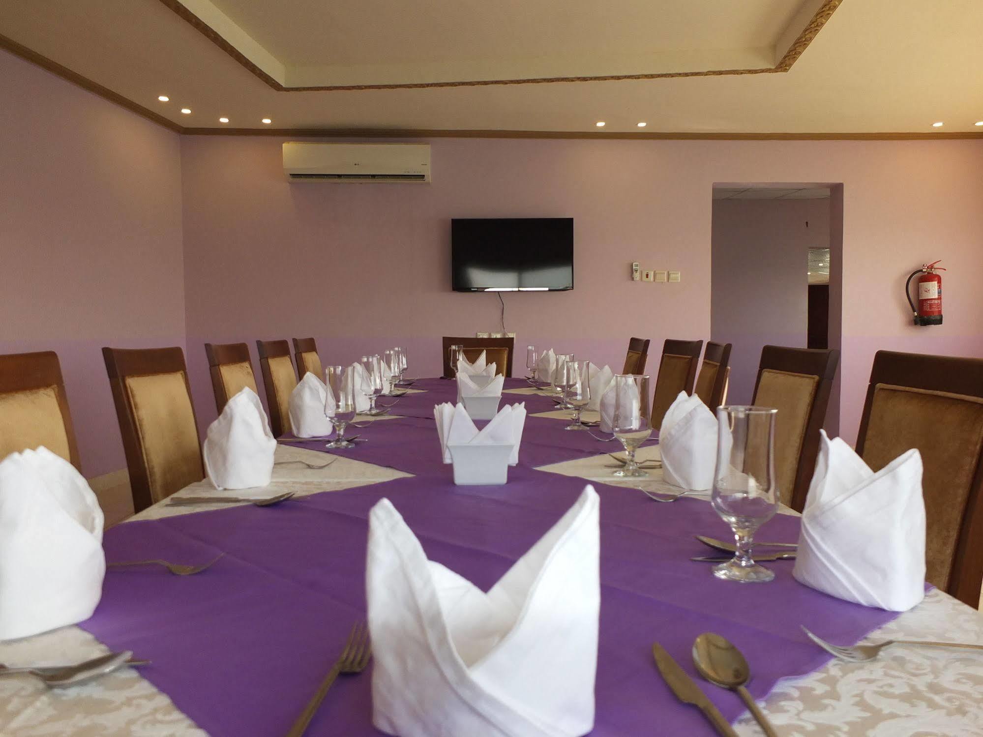 Al Ahmadi Plaza Resort Iambo Exterior foto